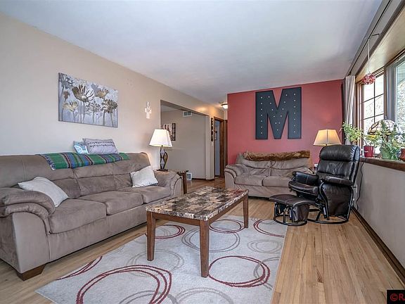 3rd image of 112 E Welcome Ave