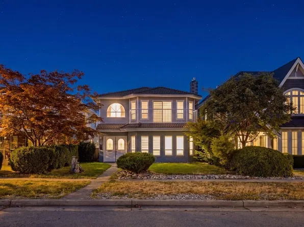 4429 Pandora St, Burnaby, BC V5C 2B8