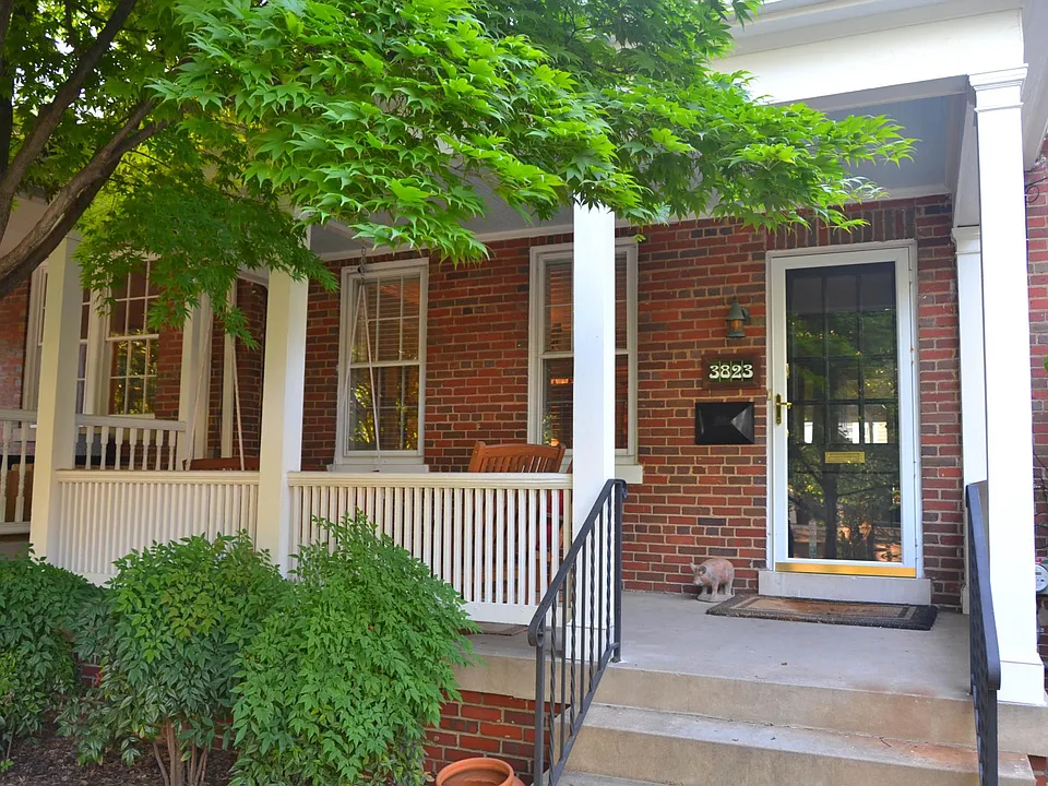 3823 Beecher St NW