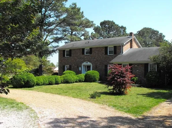 8910 Cook Dr, Gloucester, VA 23061