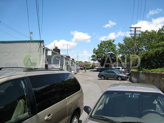 5th image of 747 Franklin Ave