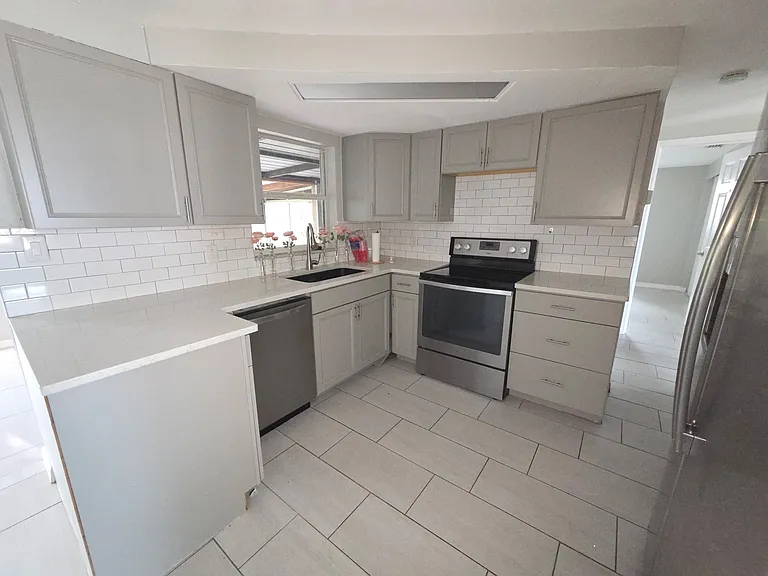 3547 Atlantis Dr — Photo 6