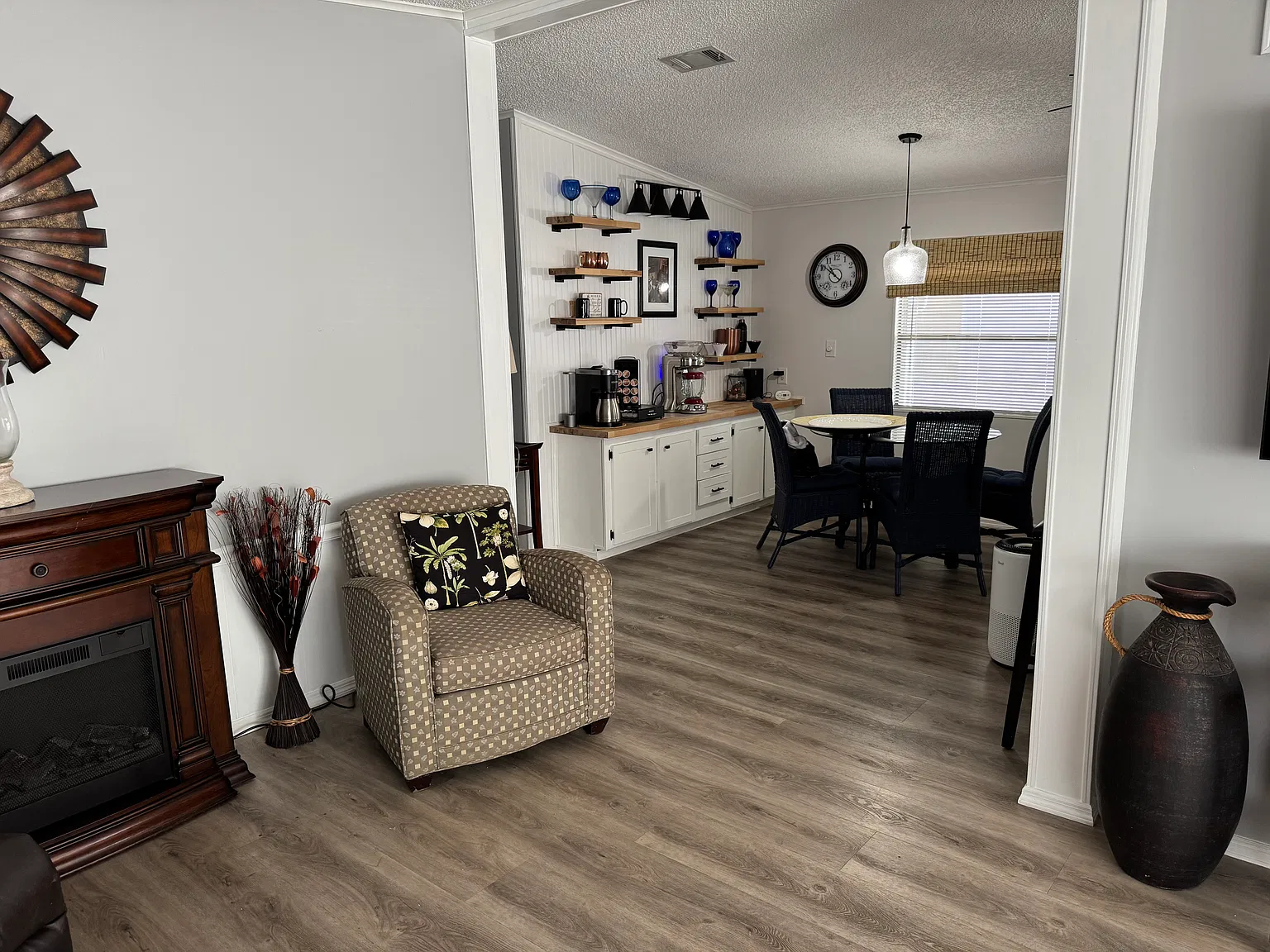 2 bed, 1302 sqft, $1,795 — Photo 4