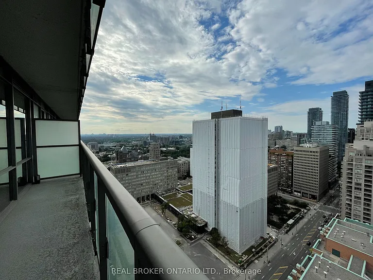 37 Grosvenor St #3105 — Photo 11