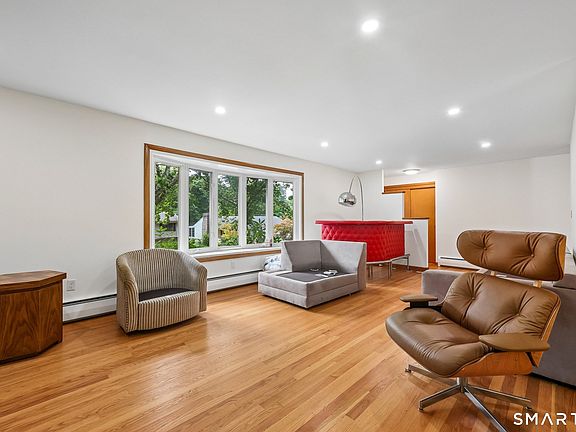 3rd image of 144 Tuttle Drive