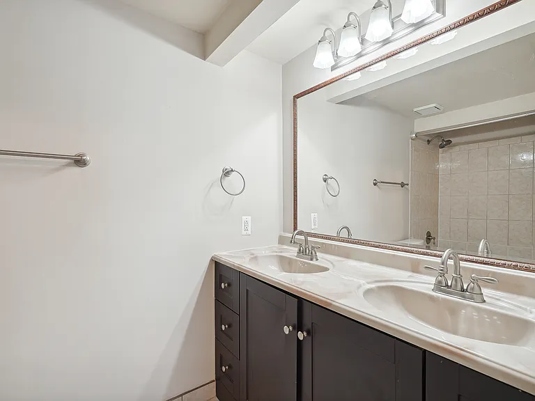 158 N Union St #Townhouse 158 — Photo 13