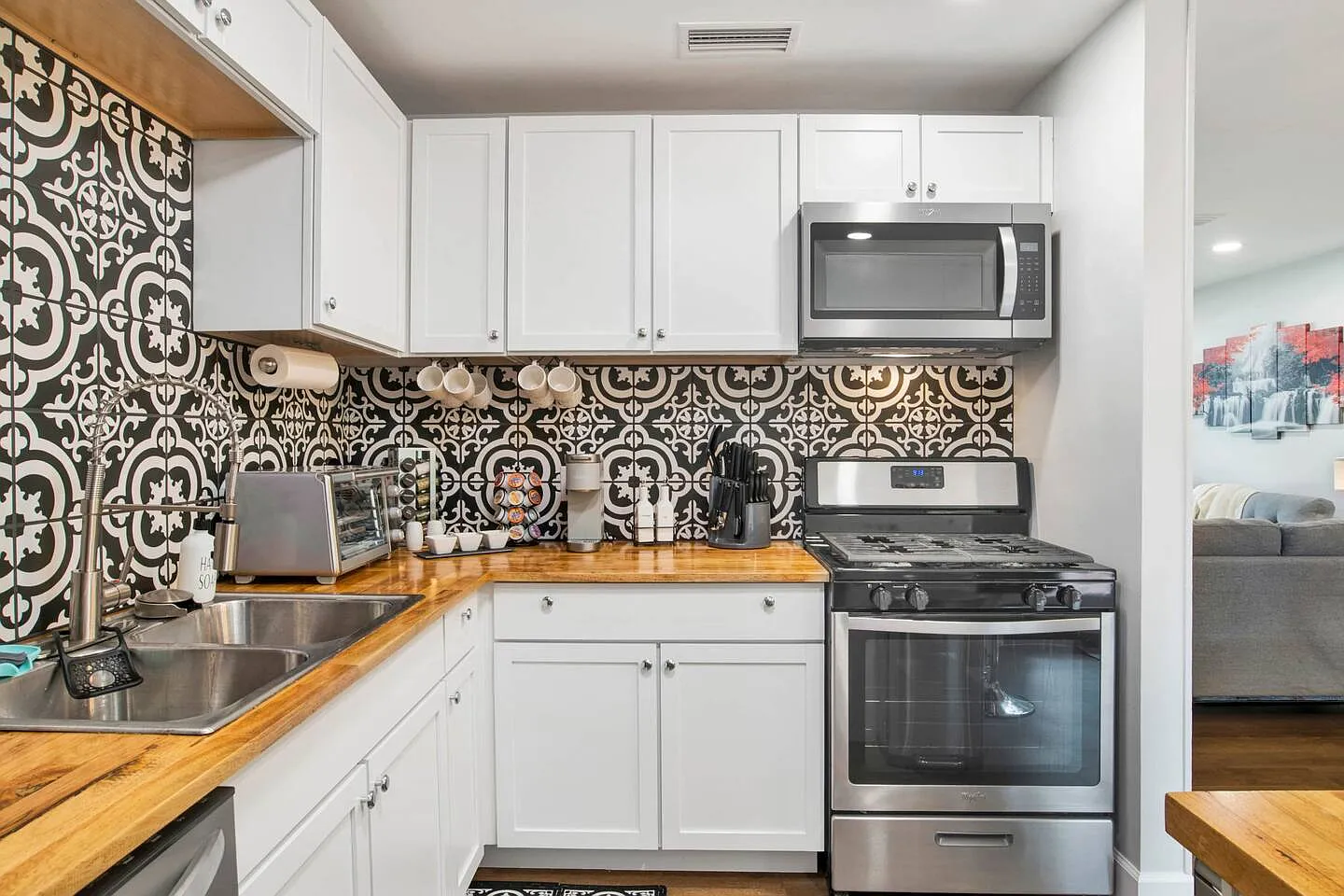 4 bed, 2.5 bath, 1635 sqft, $1,900 — Photo 4