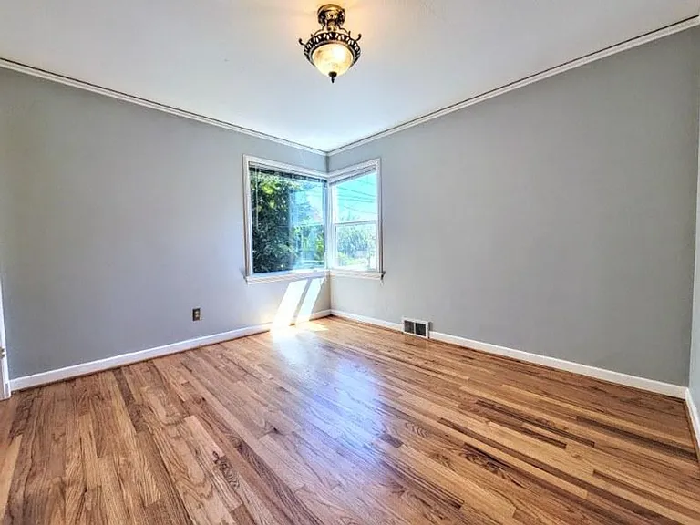 7721 Earl Ave NW — Photo 4