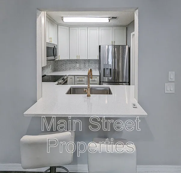 1313 Foxborough Dr — Photo 6