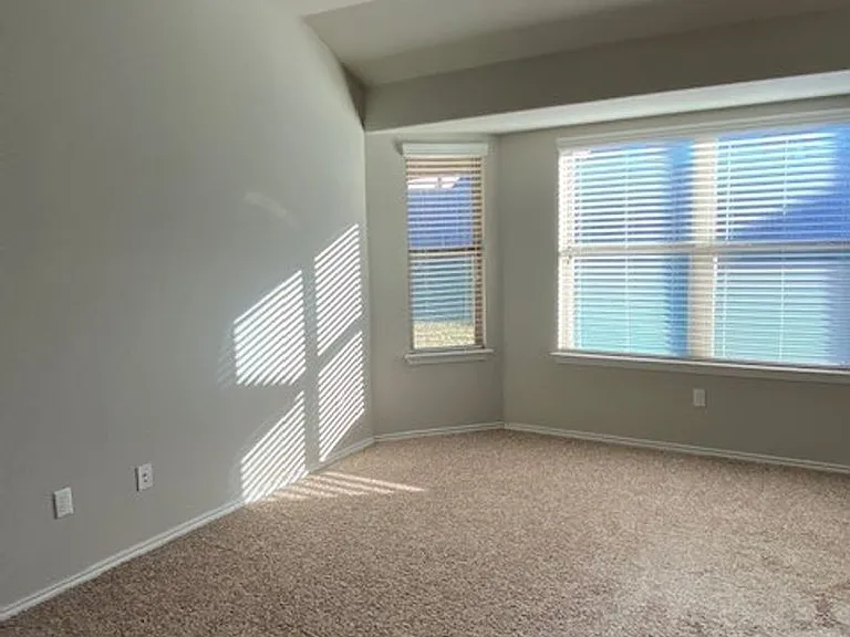 109 Palestine Cv — Photo 10