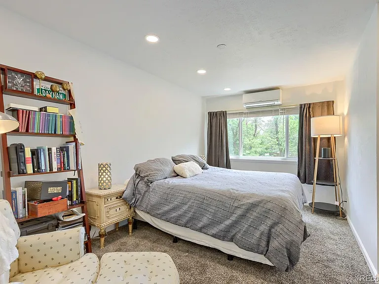 1190 Poplar Ave — Photo 13