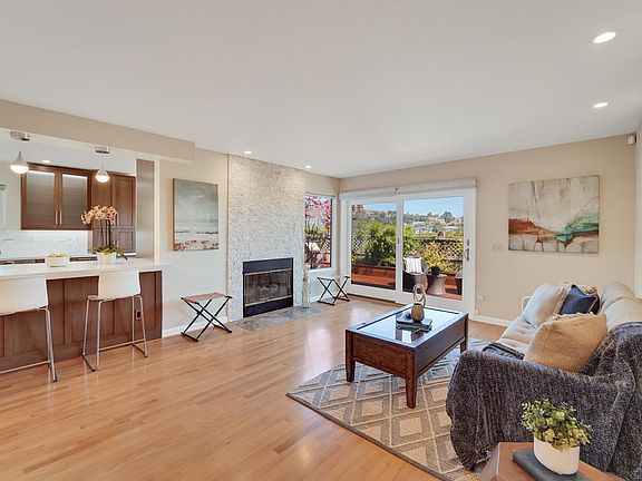 5th image of 20 Duxbury Cove