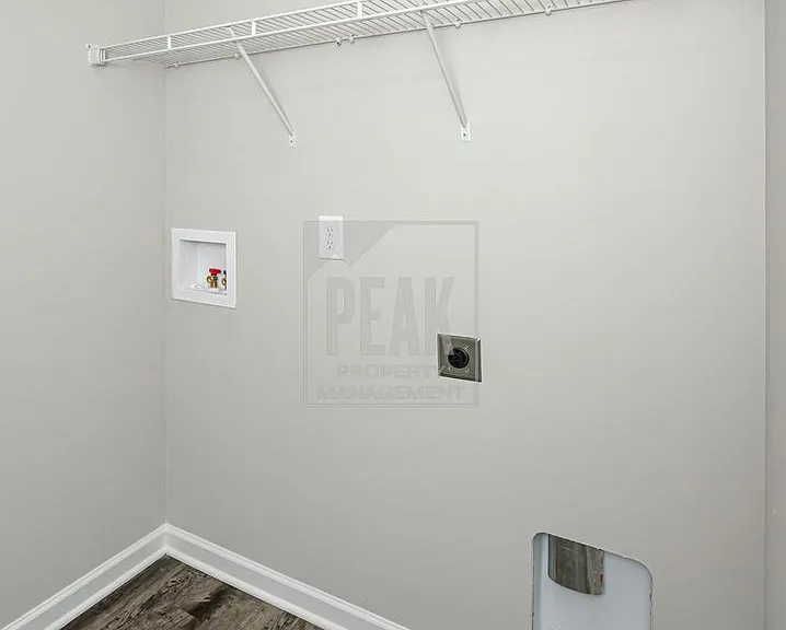 390 Woodland Cir — Photo 28