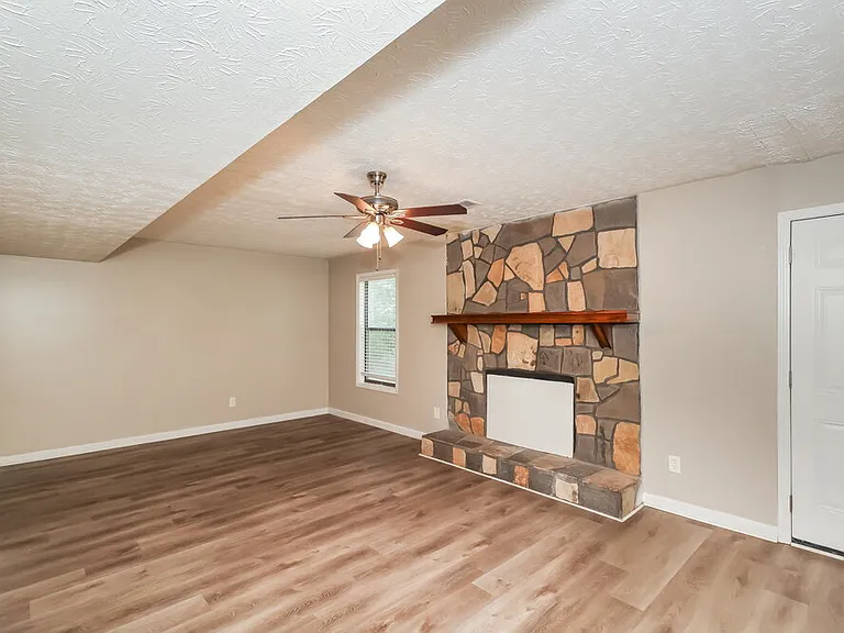4140 Hawkins Xing — Photo 5