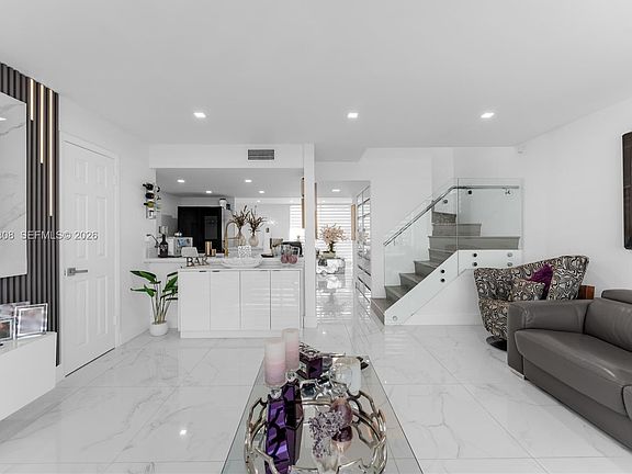 4th image of 13835 SW 84th St #503