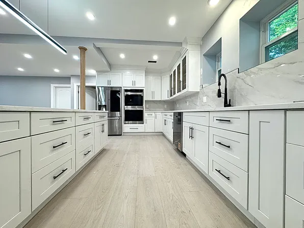 2 Bagley Ave #2, Shrewsbury, MA 01545