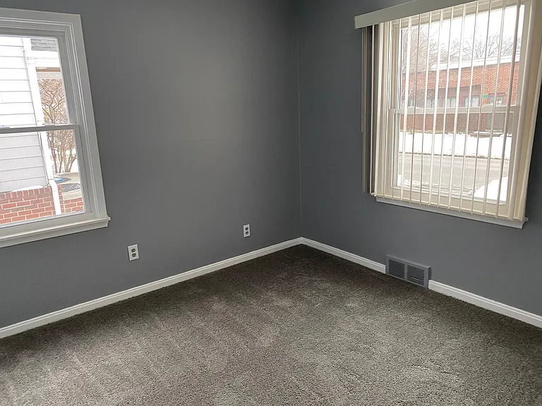 528 E Cambourne St — Photo 21