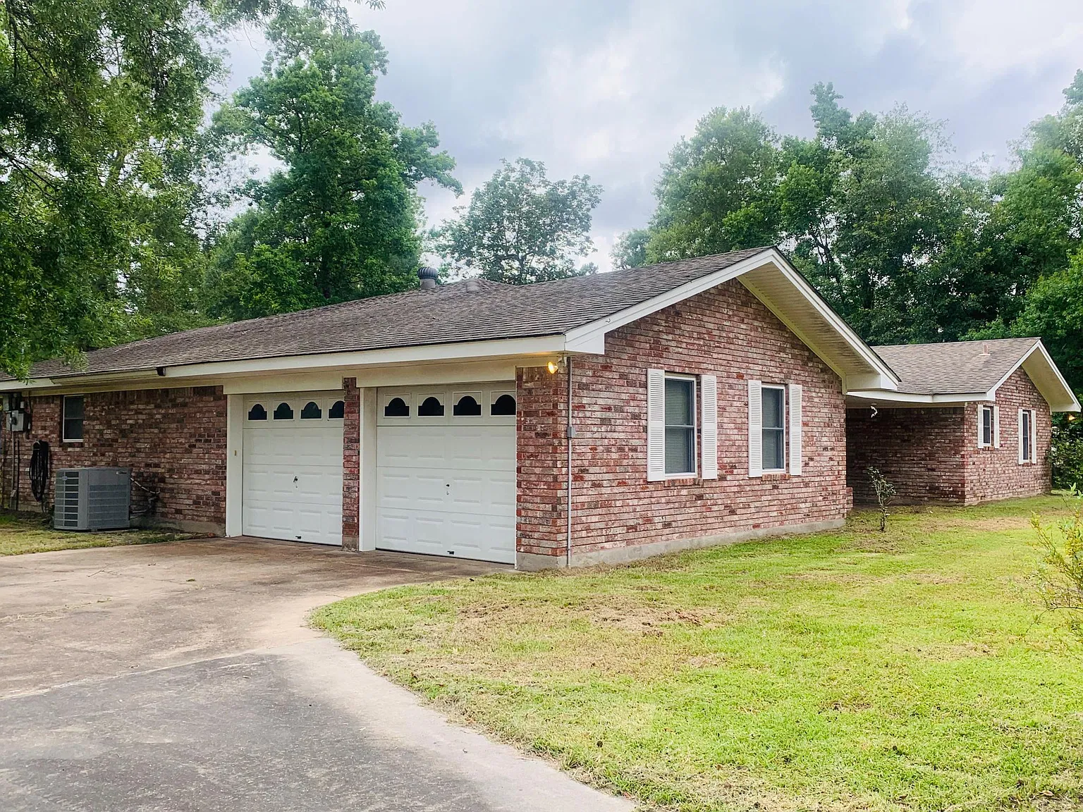 3 bed, 2726 sqft, $2,000 — Photo 2
