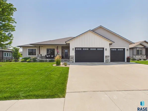 E Shadow Creek Ln, Sioux Falls, SD 57108