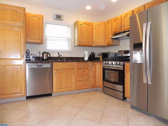 4th image of 6 Camellia Ct