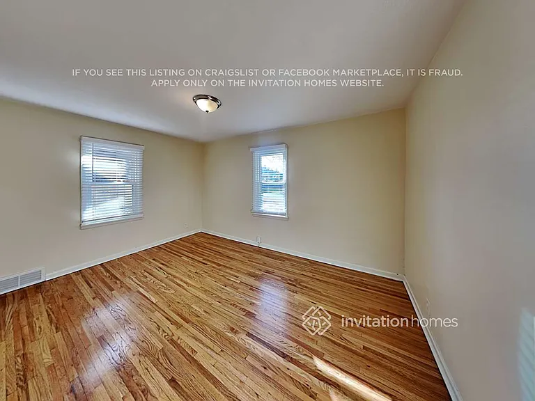 1159 W Marion St — Photo 14