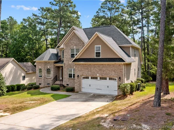 216 Heather Brook Cir, Spring Lake, NC 28390