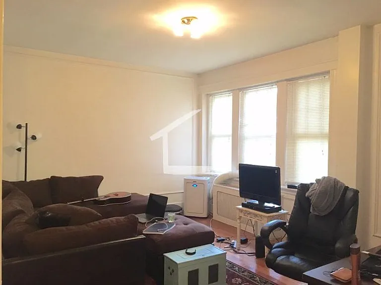 2023 Commonwealth Ave #18R — Photo 1