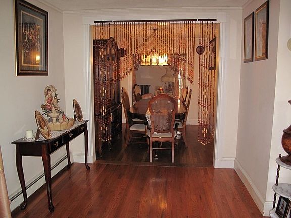 4th image of 10 Saratoga St