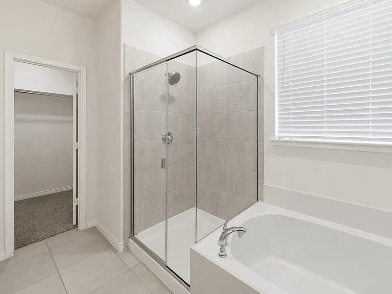 10407 Twisting Springs Dr — Photo 16