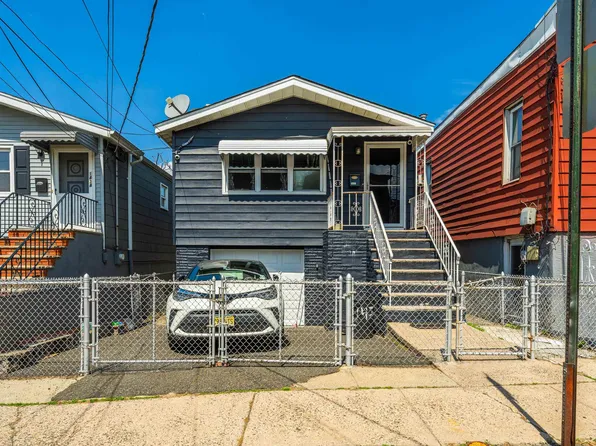 1432 44th St, North Bergen, NJ 07047