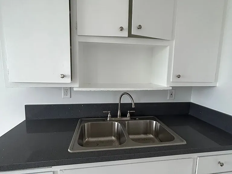 2396 Olive Ave — Photo 7