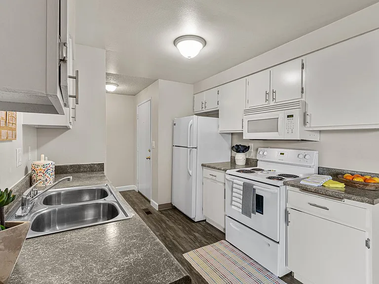 Irving Place Apartments — Photo 70