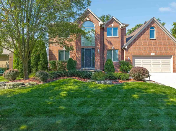 6331 Seminole Dr, Troy, MI 48085