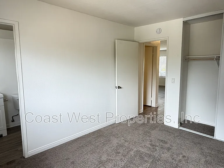 485 Chestnut Ave E — Photo 15