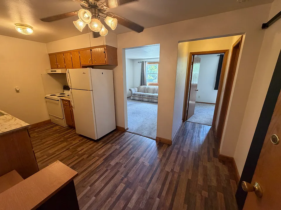 110 W Main St