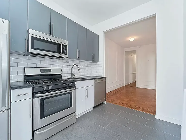 429 Sterling Pl #3L — Photo 7