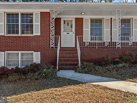 2nd image of 215 Gilbert Rd