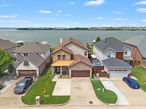 2nd image of 2305 Windjammer Way