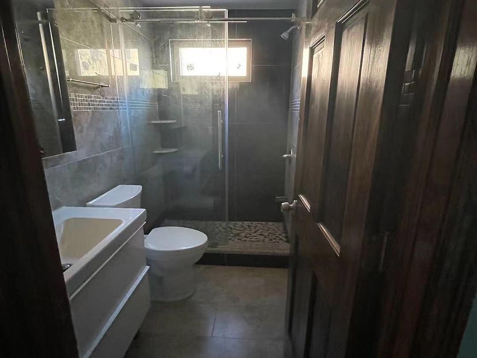 2nd image of 1227 N 15th St #1