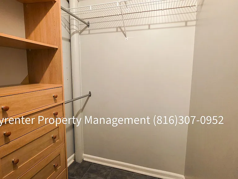 700 Broadway Blvd #308 — Photo 28