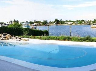 756 Lagoon Dr, North Palm Beach, FL 33408