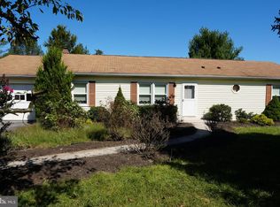 70 Bluejay Ct, Berkeley Springs, WV 25411