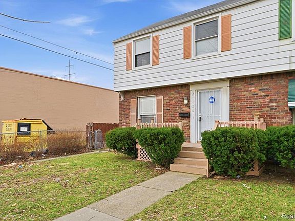 3rd image of 20620 Regent Dr