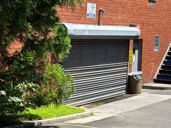 2811 East 26th Street image 32 of 38