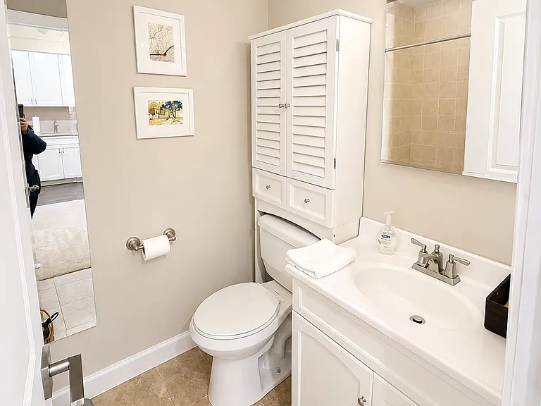 642 N Dearborn St #4 — Photo 10
