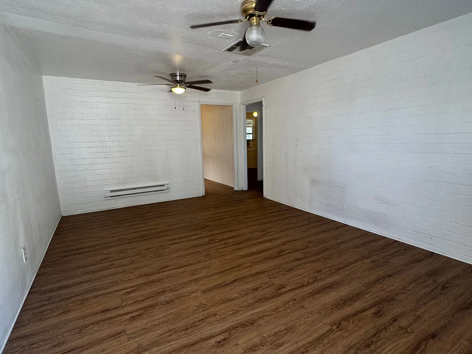 2 bed, 1000 sqft, $1,250 — Photo 3