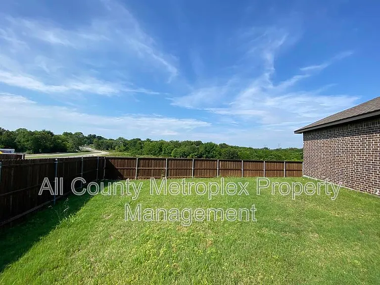 1602 Emerald Brook Ct — Photo 8