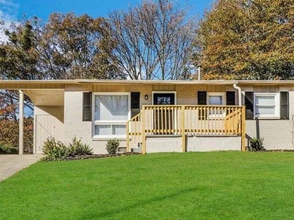 836 Amber Pl NW, Atlanta, GA 30331