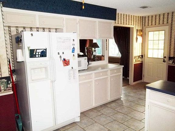 3rd image of 116 Aster Ln
