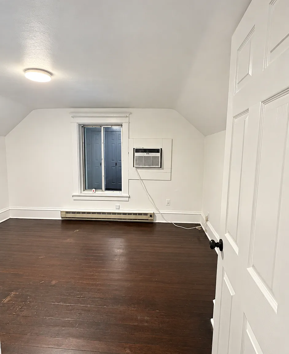 2 bed, 1.0 bath, 643 sqft, $1,400 — Photo 4